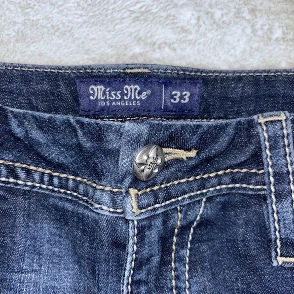 NWT Miss Me Jeans Curvy Fit Straight Mid Rise 33 X 32 Women's Jeans Distressed - Picture 2 of 16